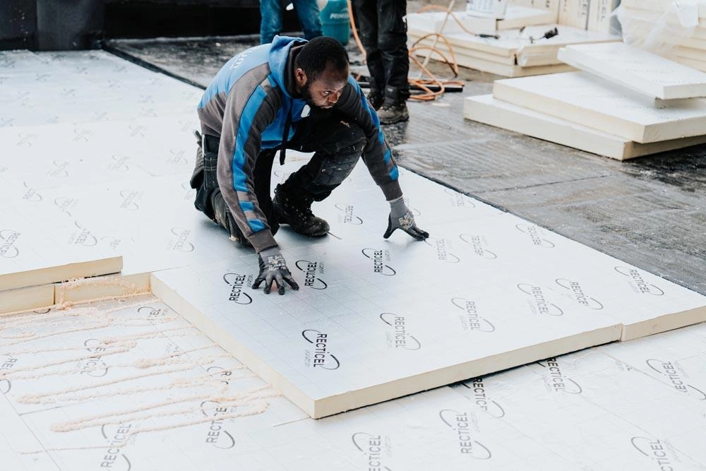 Rénovation restaurant VUB à Ixelles avec l'isolation en pente Recticel