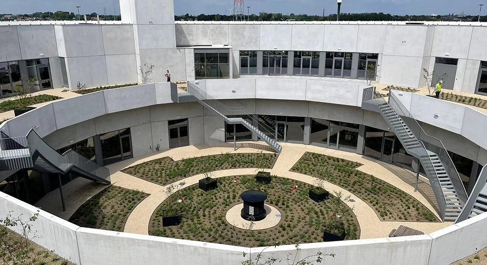 « Le Nid » : un nouveau bâtiment efficace sur le plan énergétique et fonctionnel pour TVH Equipment - Recticel Eurothane Silver