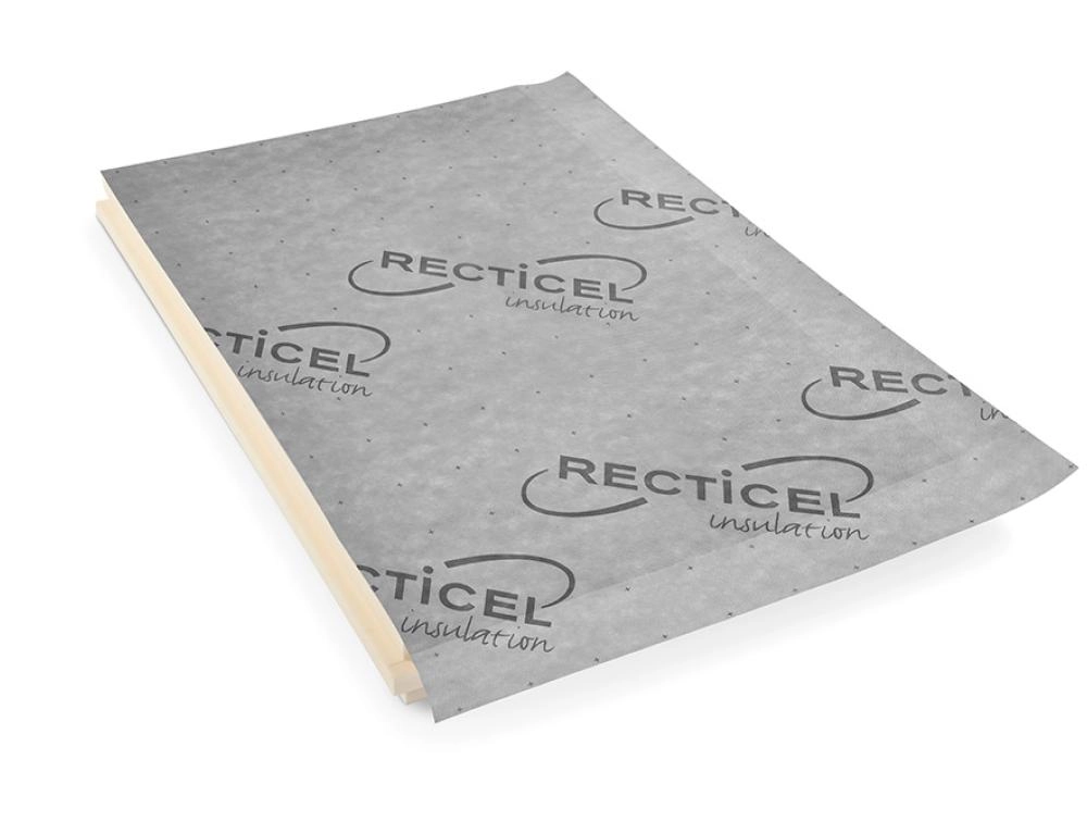 Powerroof Max Nakrokwiowa termoizolacja dachu skośnego opatrzona dodatkowo fabrycznie w najwyższej jakości folię RECTIVENT z samoprzylepnymi zakładami.